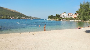 On the beach - Apartment Nevenka, (12950), Grebaštica, hr (Grebaštica)