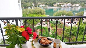 Property grounds - Apartment Nevenka, (12950), Grebaštica, hr (Grebaštica)
