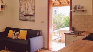 TV - Apartments Damir, (14143), Mali Ston, hr (Mali Ston)