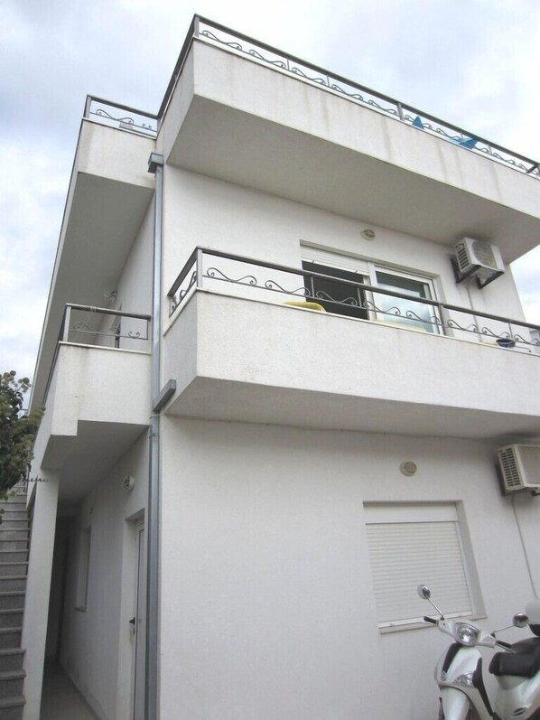 Exterior - Apartments Zdenka, (3433), Okrug Donji, hr (Okrug Donji)