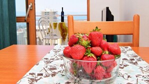 Dining - Apartments and rooms Jozo, (8193), Makarska, hr (Makarska)