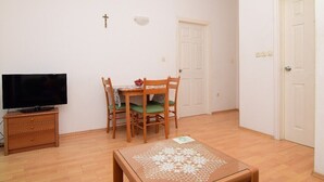 Dining - Apartments and rooms Jozo, (8193), Makarska, hr (Makarska)