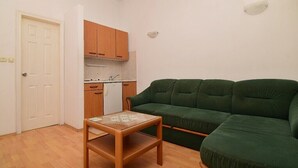 Living area - Apartments and rooms Jozo, (8193), Makarska, hr (Makarska)