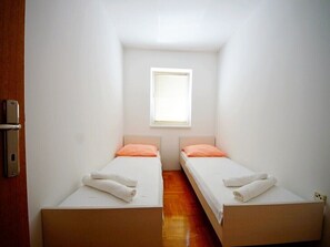 2 dormitorios, Internet, ropa de cama