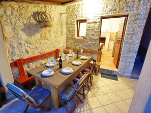 Dining - Apartments and rooms Nives, (2716), Zadar, hr (Zadar)