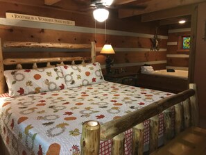 Room - Bear Bottoms (Townsend)