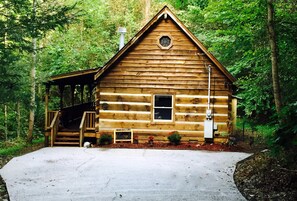 Front of property - Bear Bottoms (Townsend)