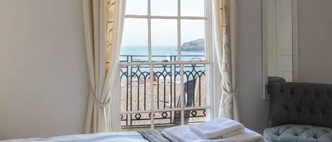 5 bedrooms, iron/ironing board, travel crib, free WiFi