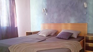 Room - Apartments Dragica, (1847), Okrug Gornji, hr (Okrug Gornji)