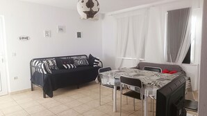 Interior - Apartments Dragica, (1847), Okrug Gornji, hr (Okrug Gornji)