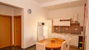 Dining - Apartments Ivka, (14510), Vir, hr (Vir)