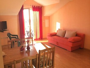 TV - Apartments Zdenka, (10897), Vodice, hr (Vodice)