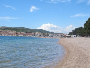 Beach nearby - Apartments Zdenka, (10897), Vodice, hr (Vodice)