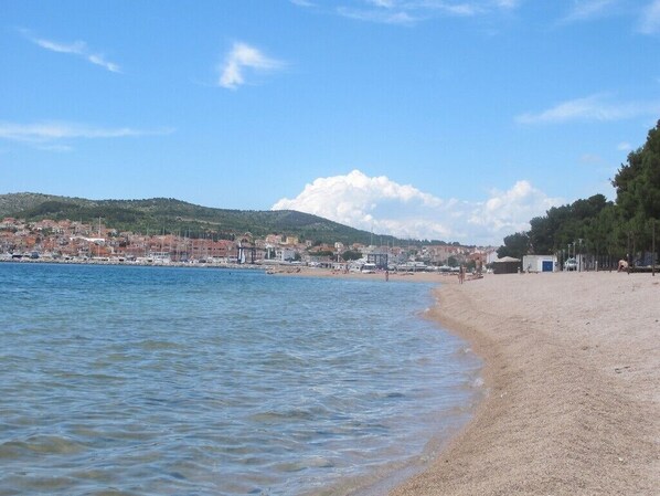 Beach nearby - Apartments Zdenka, (10897), Vodice, hr (Vodice)