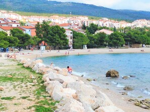 Beach nearby - Apartment Eugen, (15115), Crikvenica, hr (Crikvenica)
