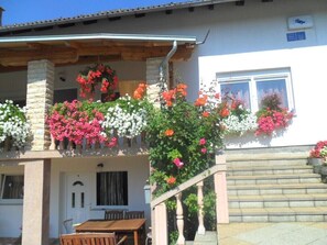 Exterior - Apartments and rooms Ivanka, (13914), Rakovica, hr (Rakovica)