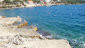Beach - Apartments Ante, (11852), Vinišće, hr (Vinišće)