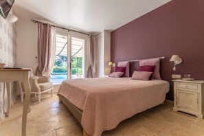 5 Schlafzimmer, Bügeleisen/Bügelbrett, kostenloses WLAN