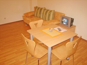 Interior - Apartments Mladen, (8522), Omiš, hr (Omiš)