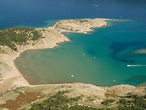 Beach nearby - Apartments Vesna, (14684), Supetarska Draga, hr (Supetarska Draga)