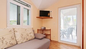 TV - Apartments Suzana, (14190), Ždrelac, hr (����drelac)
