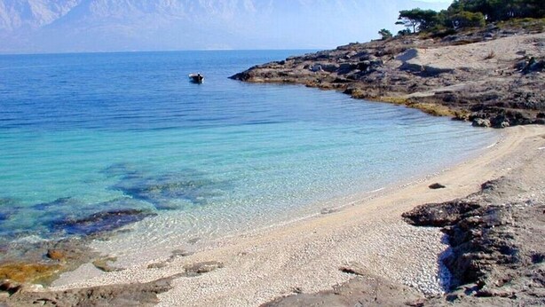 Beach nearby - Apartments Jasna, (14838), Sumartin, hr (Sumartin)