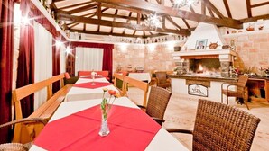 Dining - Apartments Jasna, (14838), Sumartin, hr (Sumartin)