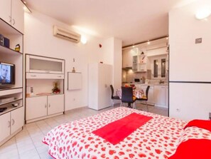 1 bedroom, Internet, bed sheets