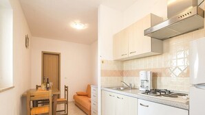 Unclassified image, 4 of 16, button - Apartments Graciella, (14128), Lovrecica, hr (Lovrecica)