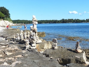 Beach nearby - Apartments Graciella, (14128), Lovrecica, hr (Lovrecica)