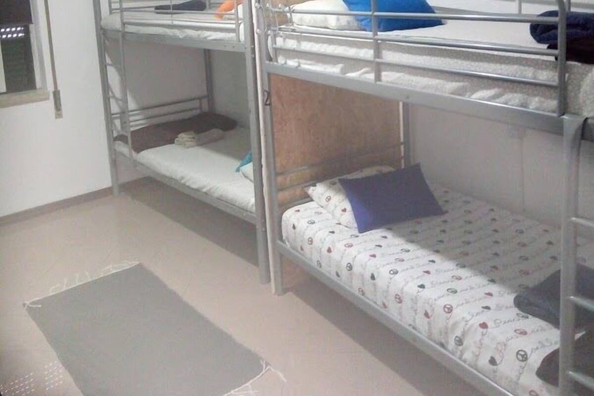 Wifi gratis y ropa de cama