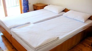 1 多间卧室、上网接入、床单