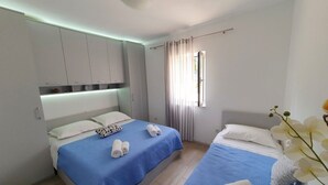 2 bedrooms, Internet, bed sheets - Apartments Jakov, (12251), Mirca, hr (Mirca)
