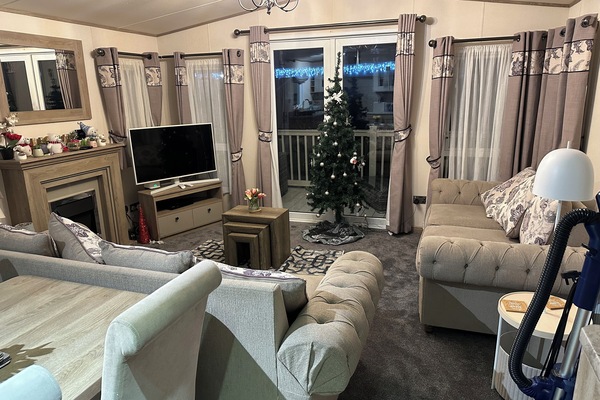 Smart-TV, peis og DVD-spiller