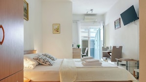 Room - Apartments Ruža, (10983), Baška Voda, hr (Baška Voda)