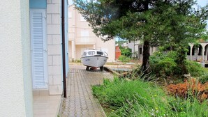 Property grounds - Apartments Snježana, (13076), Korcula, hr (Korcula)