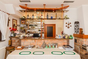 Bar (in der Unterkunft)