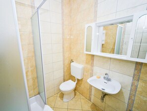 Shower - Apartments Ivan, (14195), Biograd, hr (Biograd)