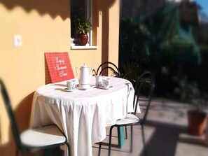 屋外ダイニングエリア