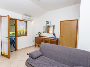 Living area - Apartments Florijana, (15415), Sukošan, hr (Sukošan)