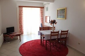 Dining - Apartments and rooms Jennifer, (11374), Orebic, hr (Orebic)