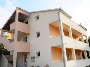 Exterior - Apartment Amalija, (14871), Okrug Gornji, hr (Okrug Gornji)