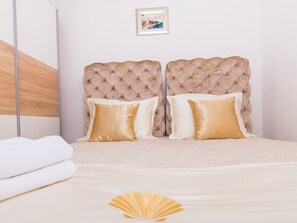 4 sovrum, internet och sängkläder