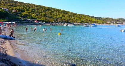 Appartements Davor, (15446), Rukavac, Croatia