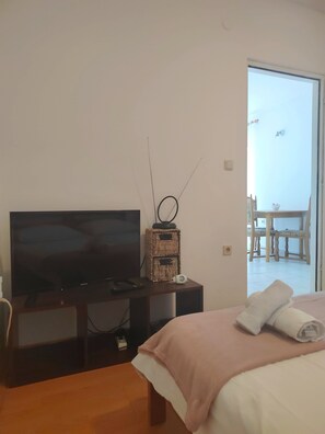 1 bedroom, Internet, bed sheets - Apartments Ivana, (10901), Vodice, hr (Vodice)