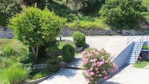 Property grounds - Apartments Suzana, (8221), Rab, hr (Supetarska Draga)