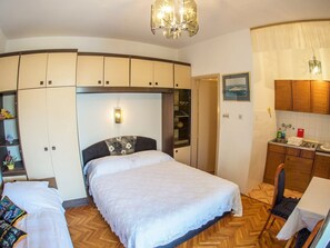 1 bedroom, iron/ironing board, Internet, bed sheets