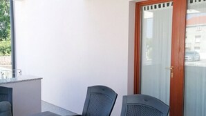 Outdoor dining - Apartments Ana, (14975), Zaton, hr (Zaton)