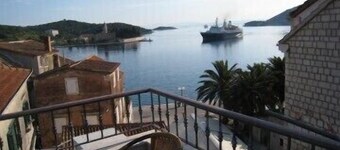 Kamers Nikola, (2700), Vis, Eiland Vis, Kroati����