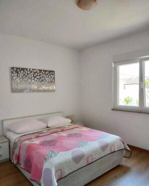 2 Schlafzimmer, Bügeleisen/Bügelbrett, Internetzugang, Bettwäsche